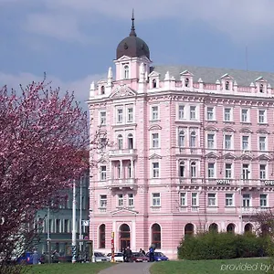 Opera 4*, Prag Tjekkiet